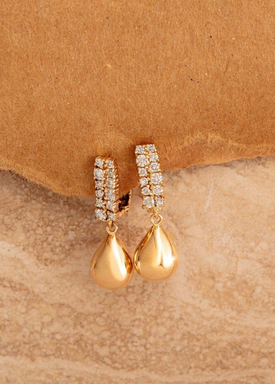 Pear Drop Dangling Earrings