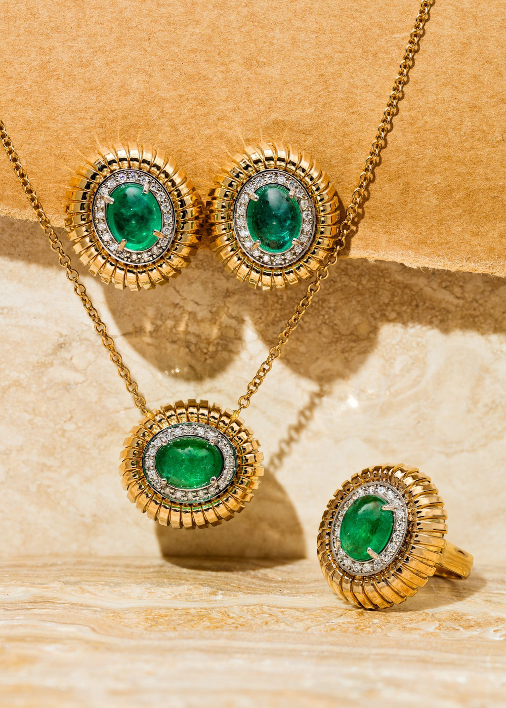 Emerald Cabochon Tubogas Ring with Diamonds
