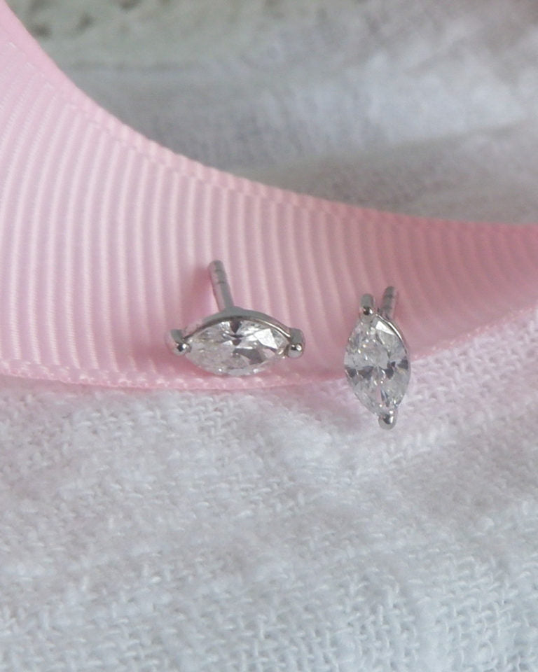 EAR SPREE MARQUISE STUDDED earrings 