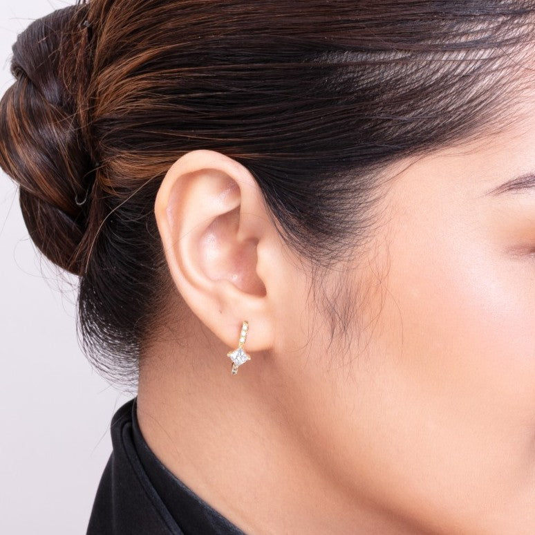 Étoile Hoops earrings with earrings styling