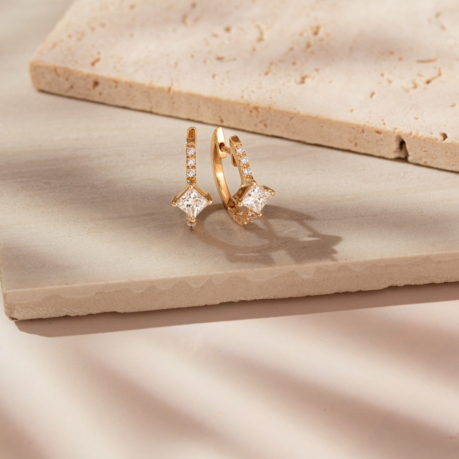 Étoile Hoops earrings with earrings styling