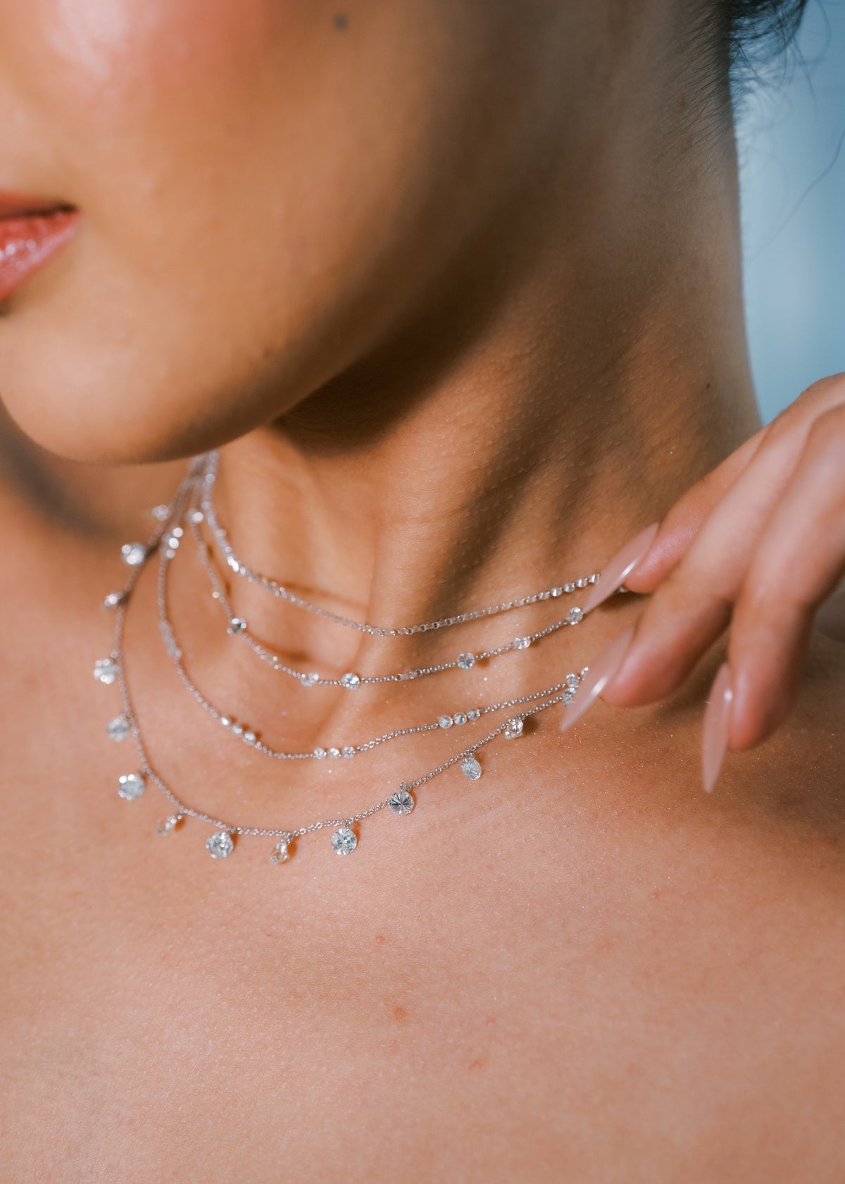 Drilled Hanging Necklace with Round Diamonds