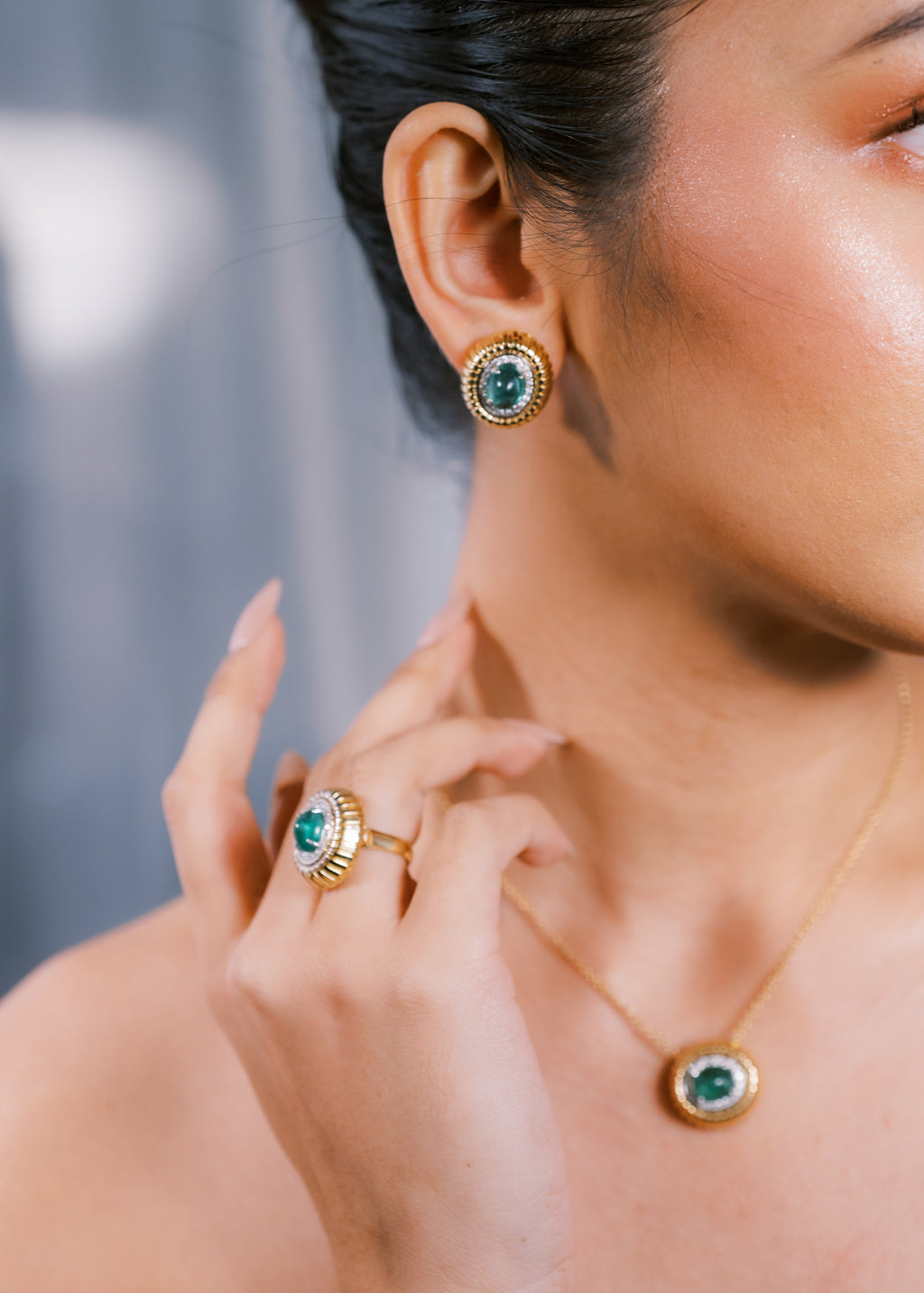 Emerald Cabochon Tubogas Earrings with Diamonds