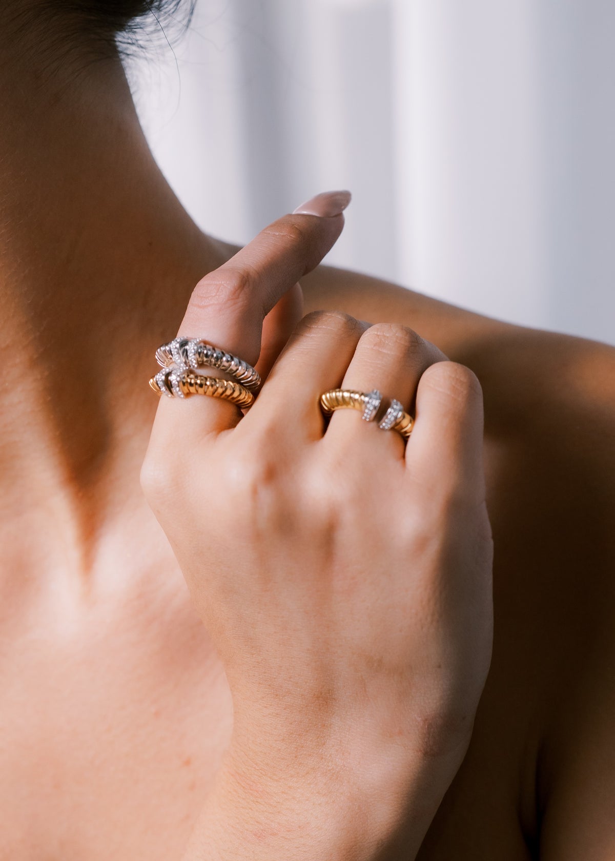Triangular Dome Tubogas Ring with Diamonds