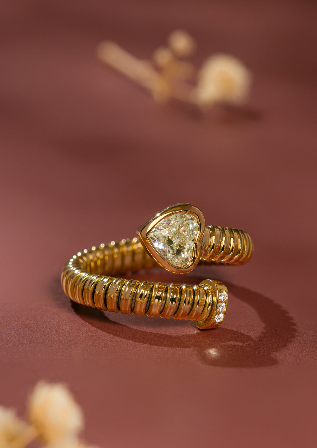 Tubogas Cross Over Ring with Heart Diamond