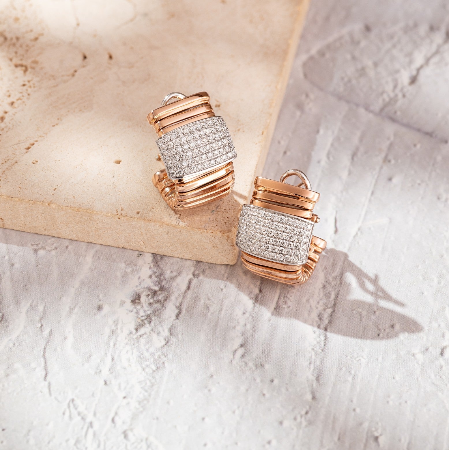 WIDE TUBOGAS PAVE EARRINGS earrings