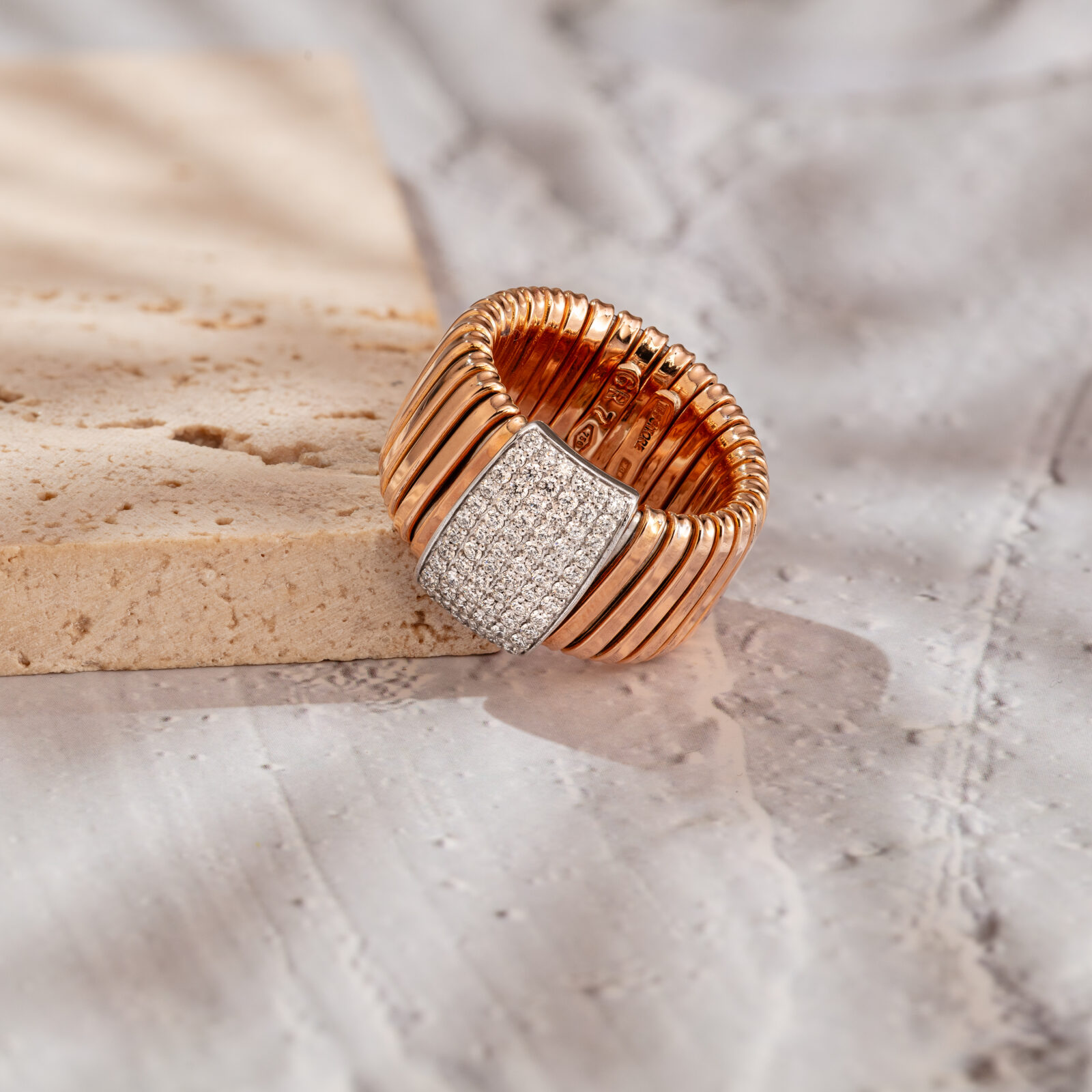 WIDE TUBOGAS PAVE RING